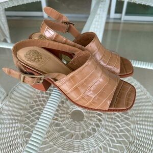 Vince Camuto Women's sz9 Brendiza Block Heel Sandal Heeled